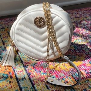 NWOT White Purse w/ Gold chain✨